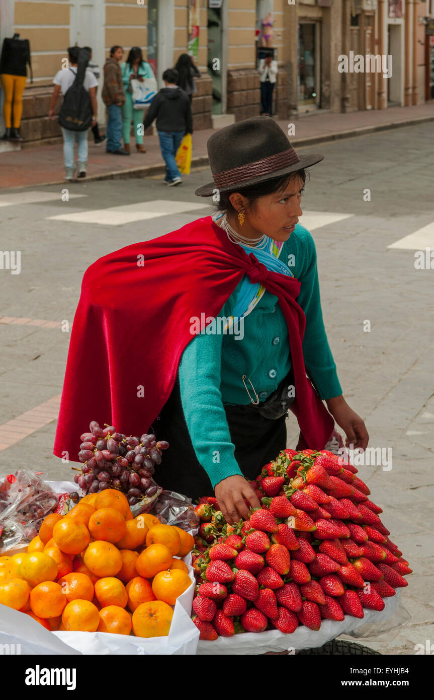 Straße Obst-Verkäufer in Cuenca, Ecuador Stockfoto