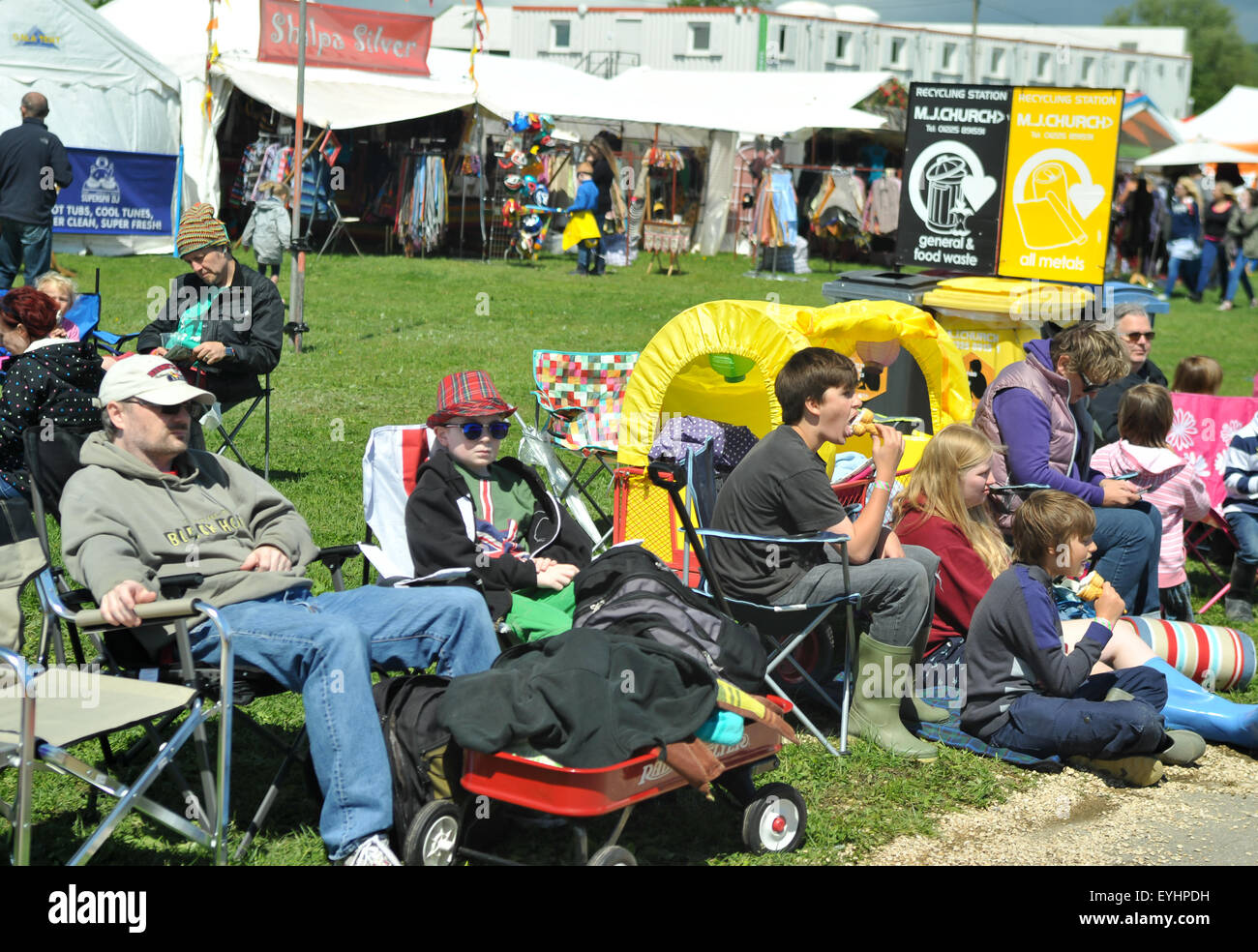 Wychwood Festival 2015 um Cheltenham Racecourse - Tag 1 mit: Atmosphäre wo: Cheltenham, Vereinigtes Königreich bei: 29. Mai 2015 Stockfoto