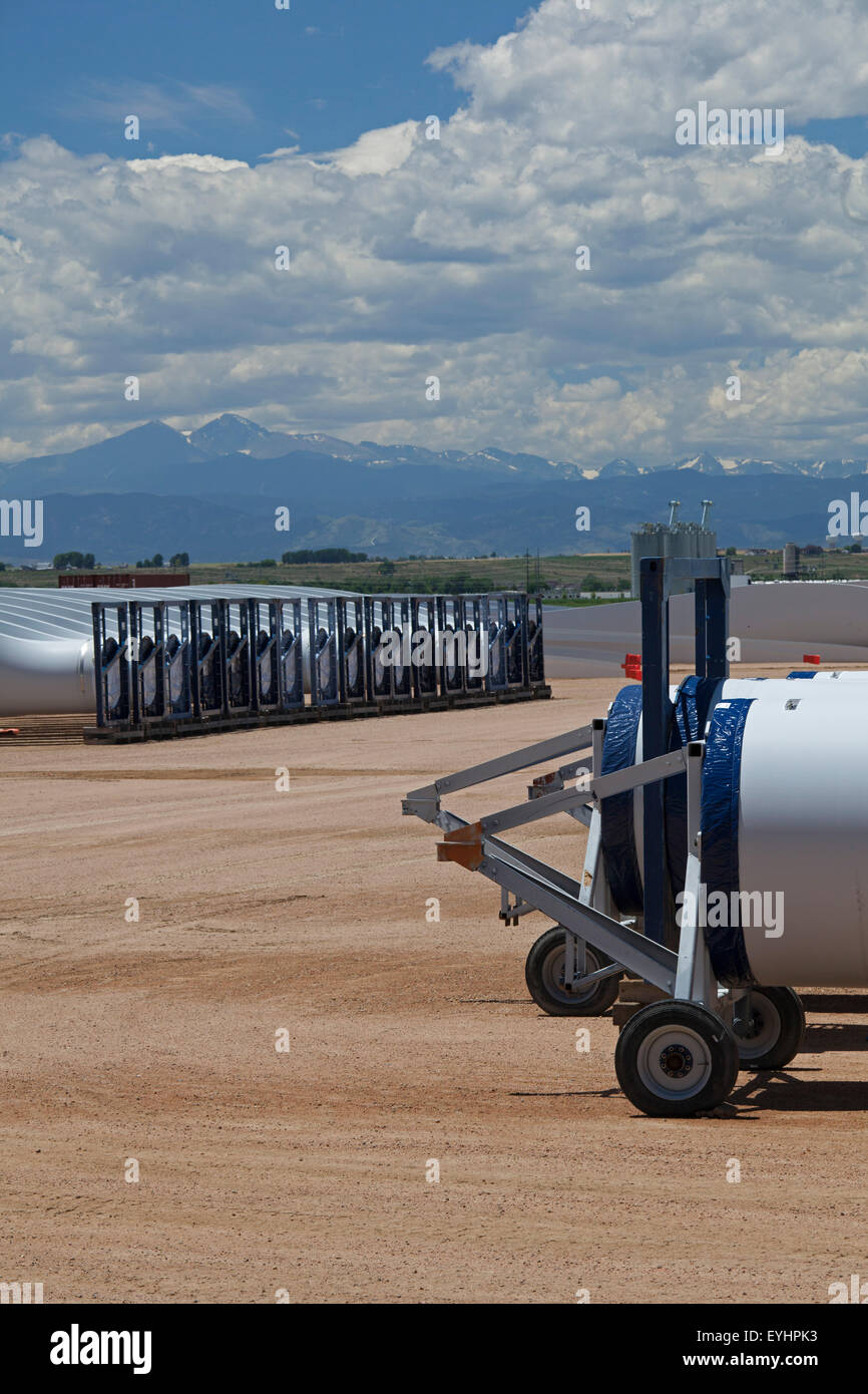 Windsor, Colorado - Wind-Turbinenschaufeln außerhalb der Vestas Wind Systems Fabrik gespeichert. Stockfoto