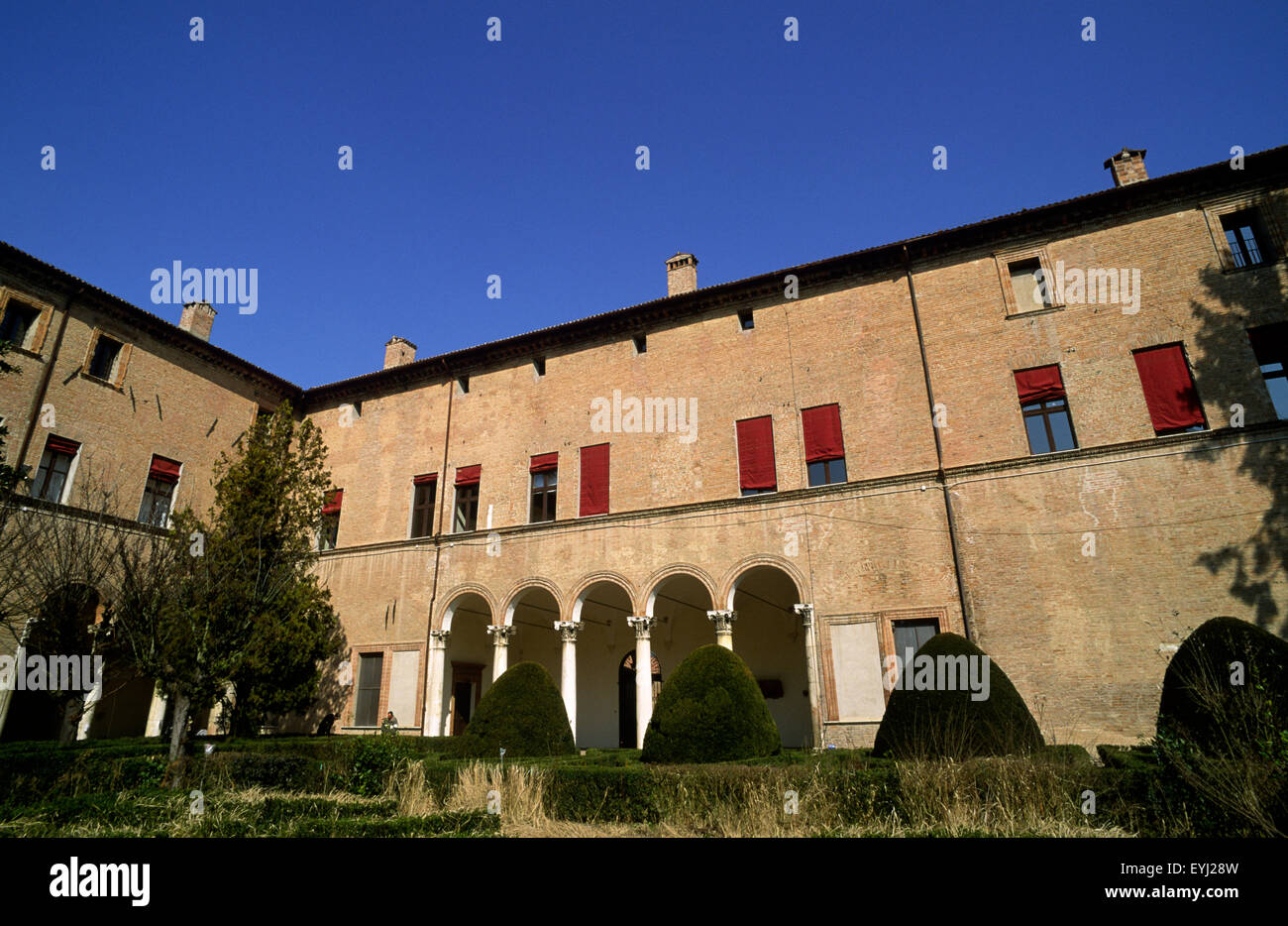 Italien, Emilia Romagna, Ferrara, Palazzo Costabili (Palazzo di Ludovico Il Moro), Archäologisches Museum, Innenhof Stockfoto