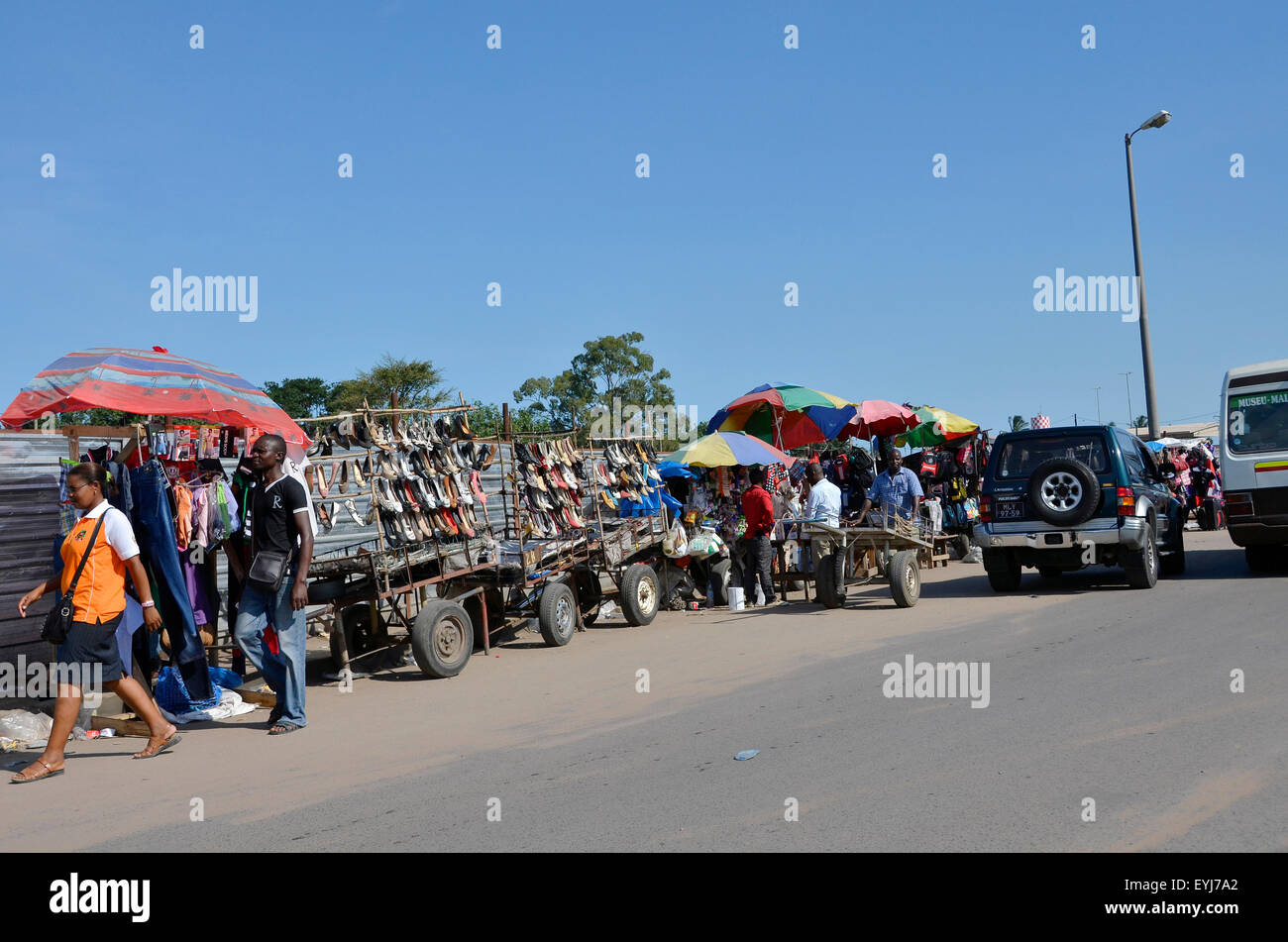 Am Straßenrand Szenen aus dem Leben von Inhambane, Maputo, Mosambik, Dezember 2015 Stockfoto