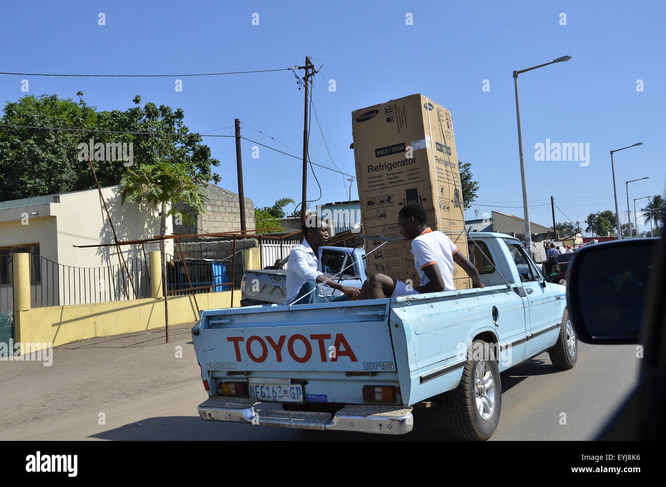 Am Straßenrand Szenen aus dem Leben von Inhambane, Maputo, Mosambik, Dezember 2015 Stockfoto