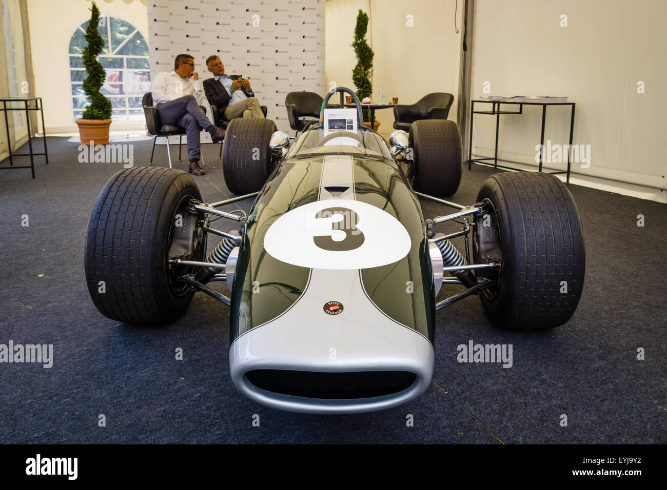 BERLIN - 14. Juni 2015: Rennwagen Formel-2, Brabham BT23-5, pilot Jochen Rindt, 1967. Die Classic Days am Kurfürstendamm. Stockfoto