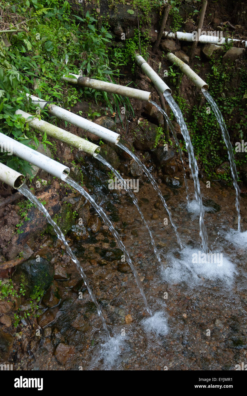 Wasserleitungen im ländlichen Raum. Stockfoto