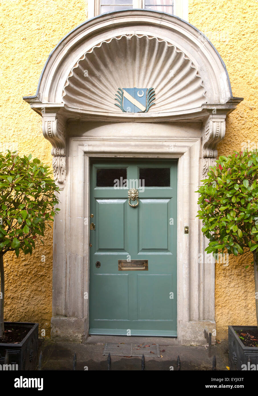 Tür, verwendet im Film Dr. Dolittle, Castle Combe, Wiltshire, England, UK Stockfoto