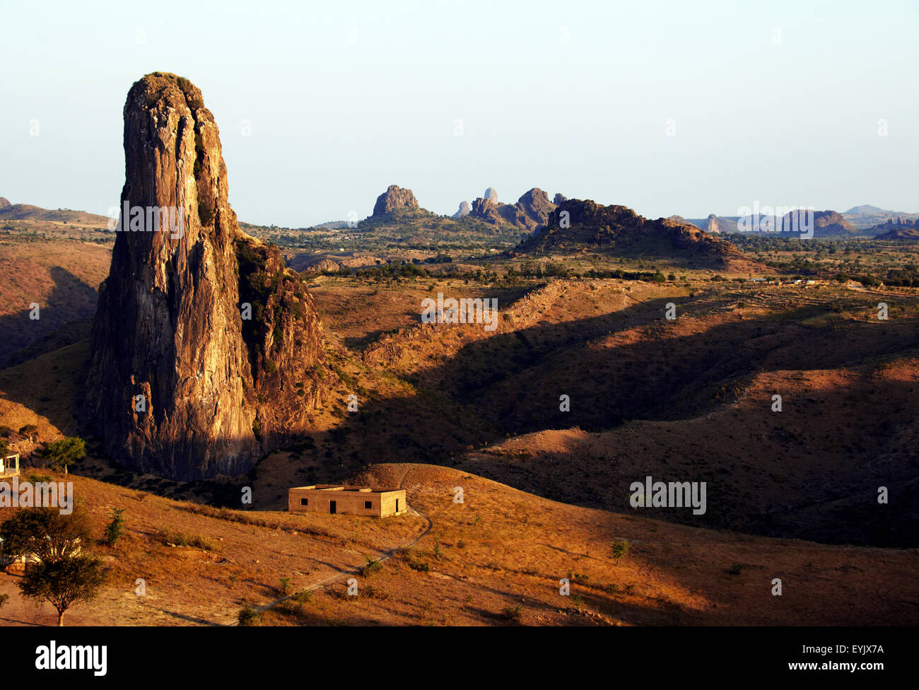 Afrika, Kamerun, Far North Province, Ortsteil Rhumsiki Mondlandschaft des außerordentlichen vulkanischen Stecker und basalt Stockfoto