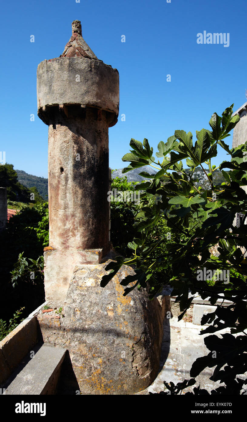 Europa, Kroatien, Dalmacia Provinz, Insel Lastovo, Adriatischen Meer, Stadt Lastovo, traditionelle Schornstein fumari Stockfoto