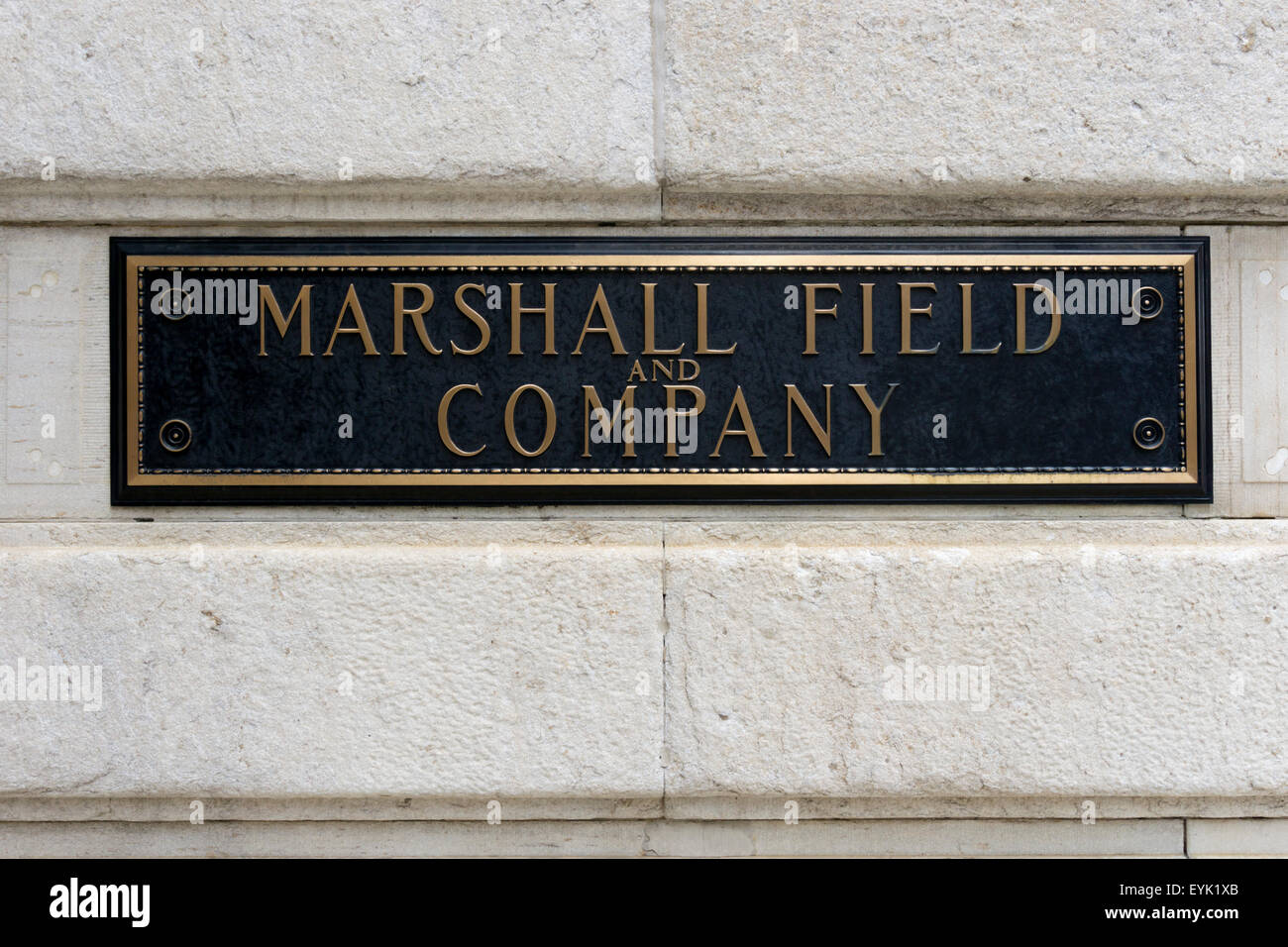 Marshall Field und Firmenschild im ehemaligen Store des Unternehmens auf State Street, Chicago. Es ist jetzt ein Zweig von Macy's. Stockfoto