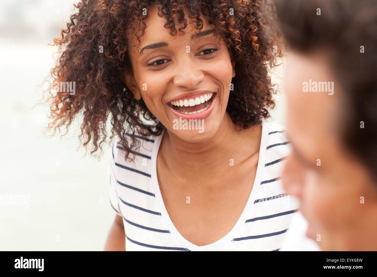 Nahaufnahme von paar am Strand von Ipanema, Rio De Janeiro, Brasilien Stockfoto