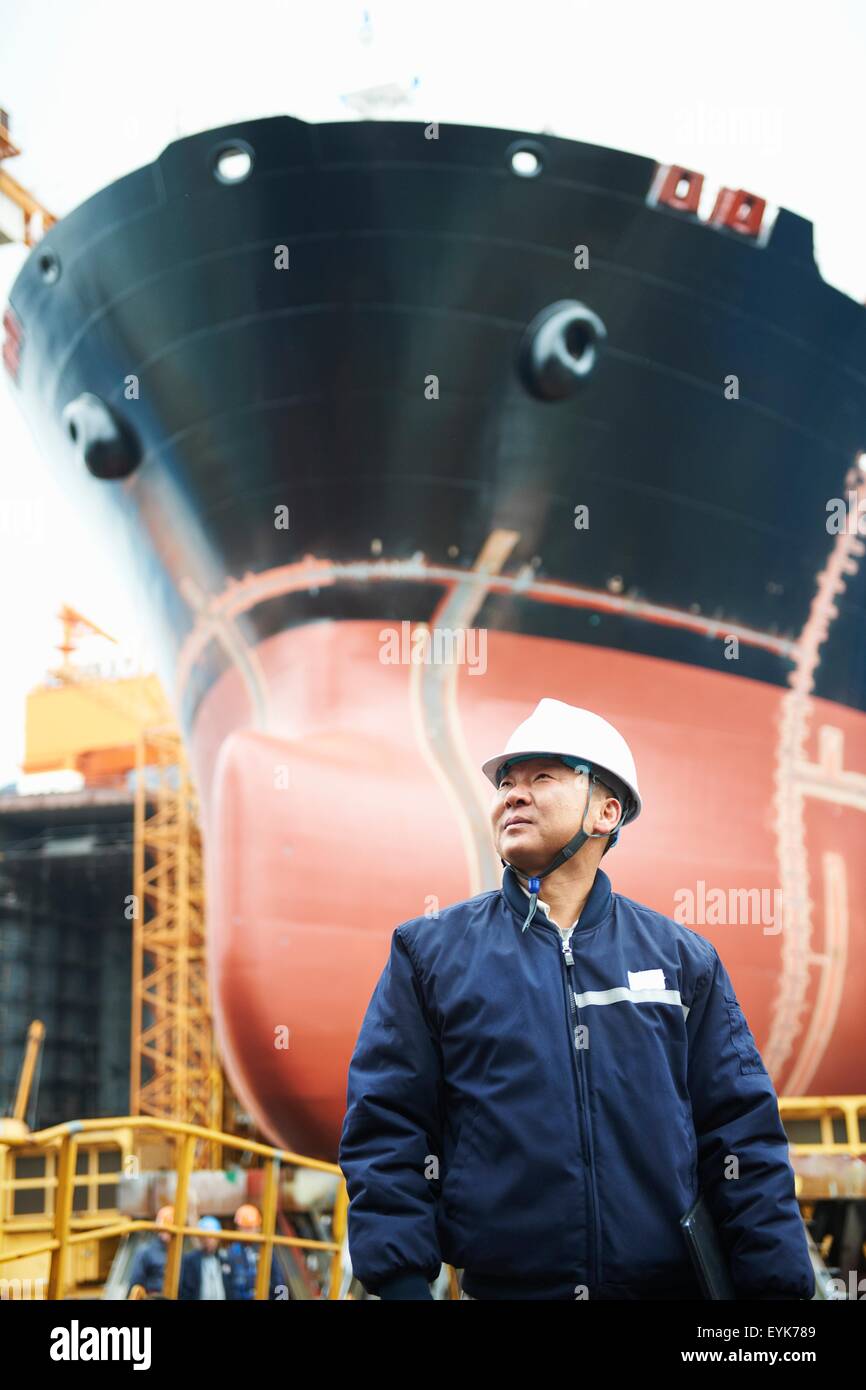 Porträt des männlichen Arbeiters Werft, GoSeong-Gun, Südkorea Stockfoto