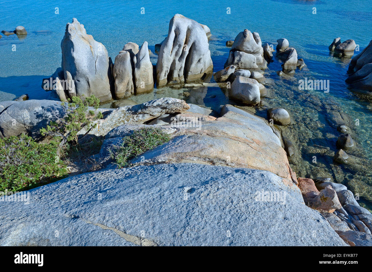Sardinien, Italien: Felsen und Meer. Stockfoto