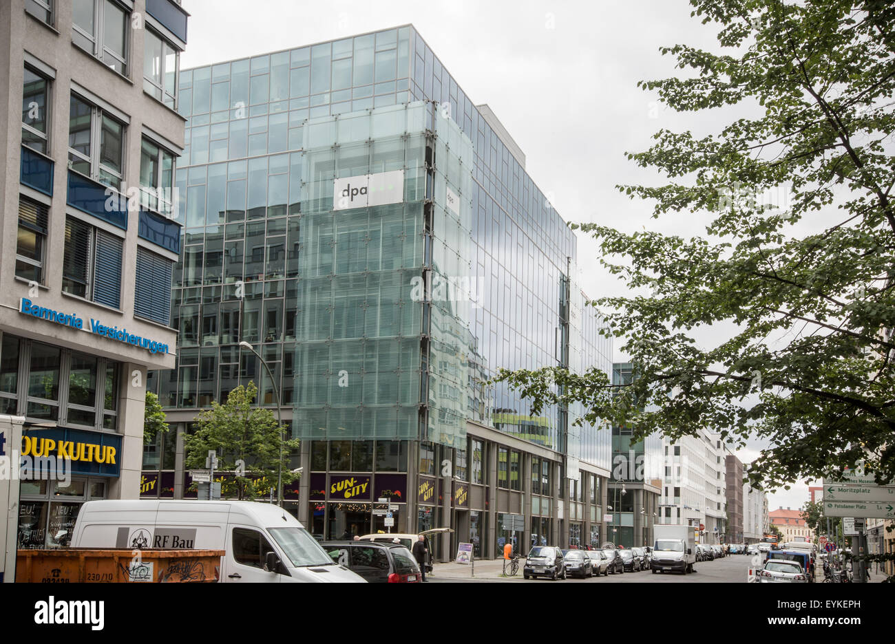 Das Gebäude der zentralen Redaktionen der Dpa Deutsche Presse Agentur GmbH, die deutsche Presse-Agentur in Berlin, Deutschland, 30. Juli 2015. FOTO: MICHAEL KAPPELER/DPA Stockfoto