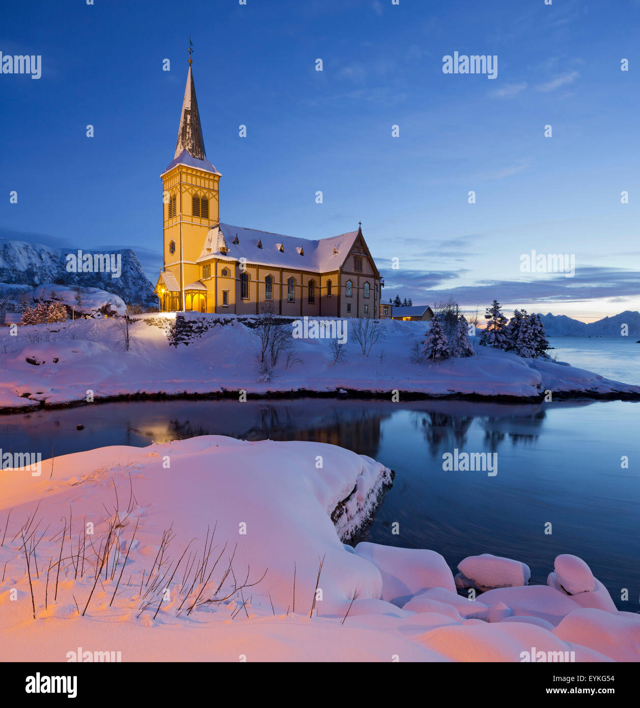Kirche im Land im Norden, Norwegen, Lofoten, Ausvagoya, Vagan Stockfoto