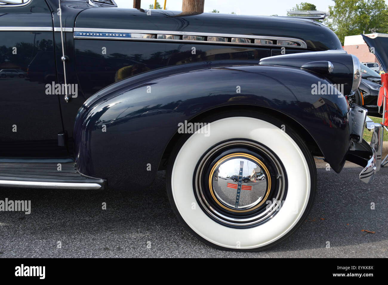 Vorne ein 1940 Chevrolet spezielle Deluxe, mit weißen Wand Reifen. Stockfoto