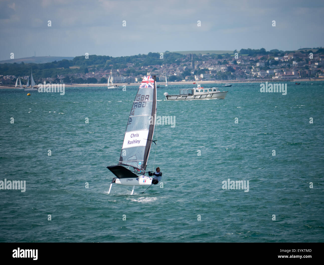 Chris Rashley Segeln seinen Moth Hydrofoil im Solent, England Stockfoto