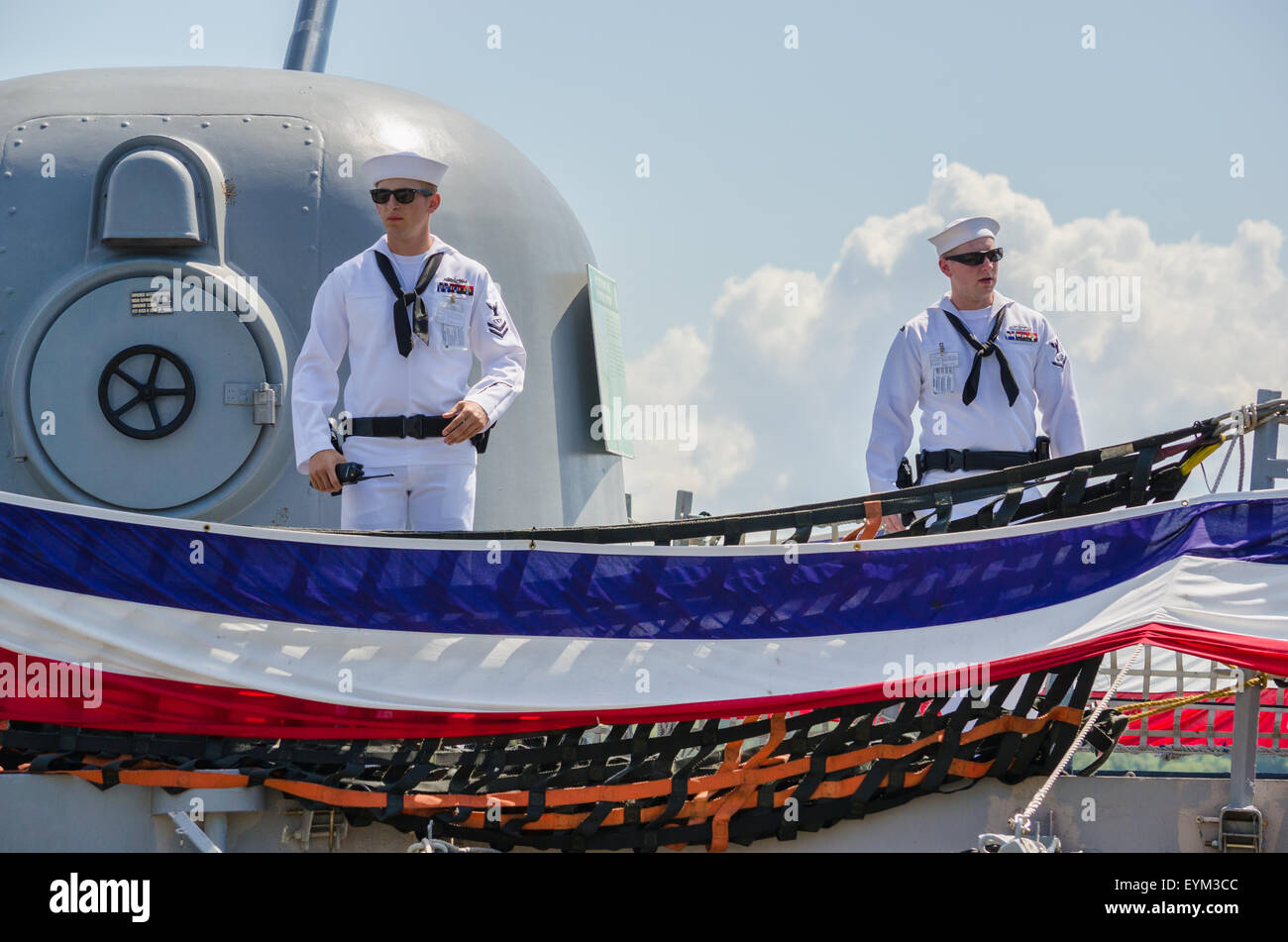 2 Marine Soldaten auf USS De Wert Schiff während der 2012 große See Bereitstellung in Montreal Stockfoto