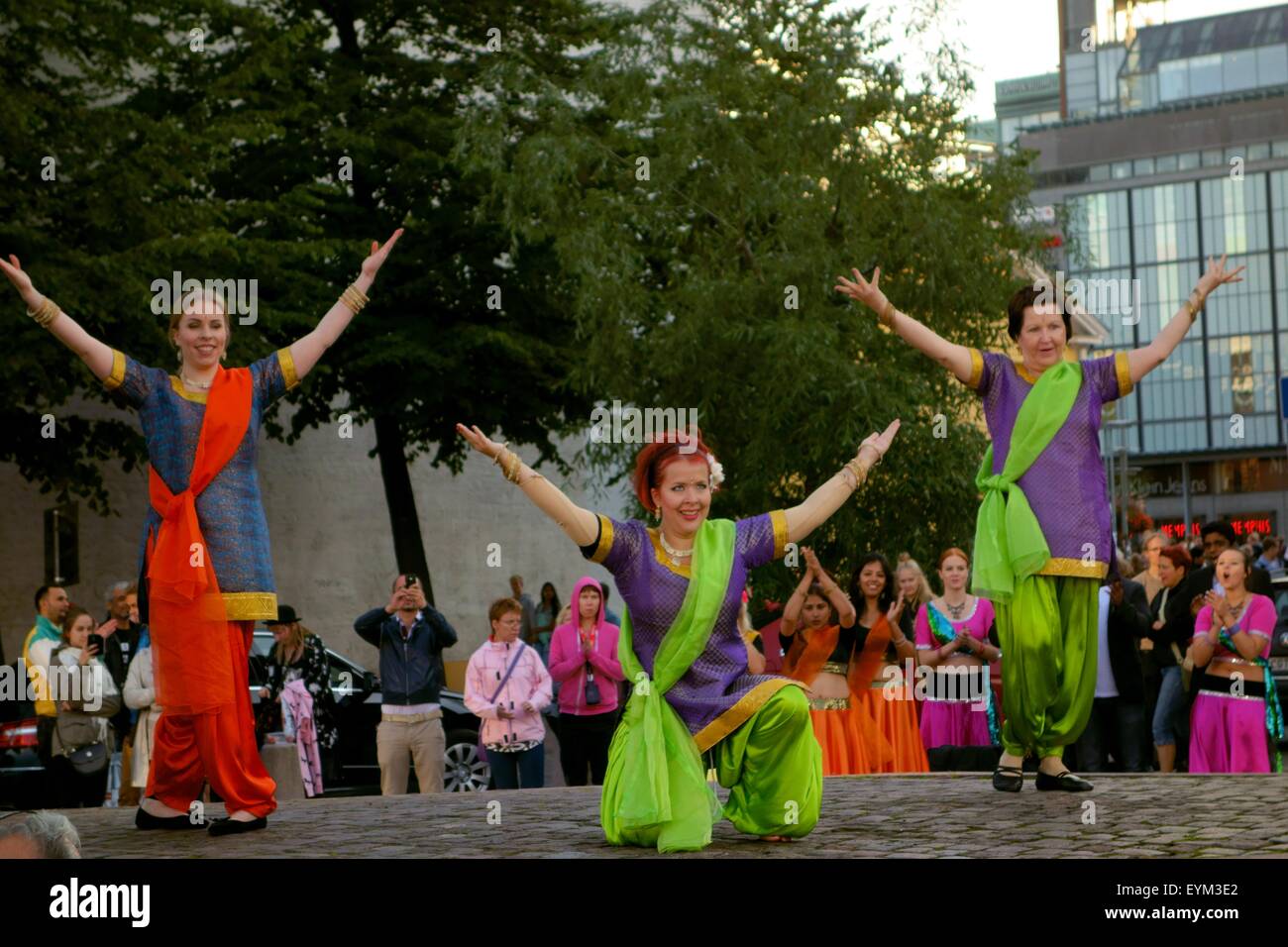 Indischen Tanz und Musik in der Nacht des Arts Festival in Helsinki, Finnland Stockfoto