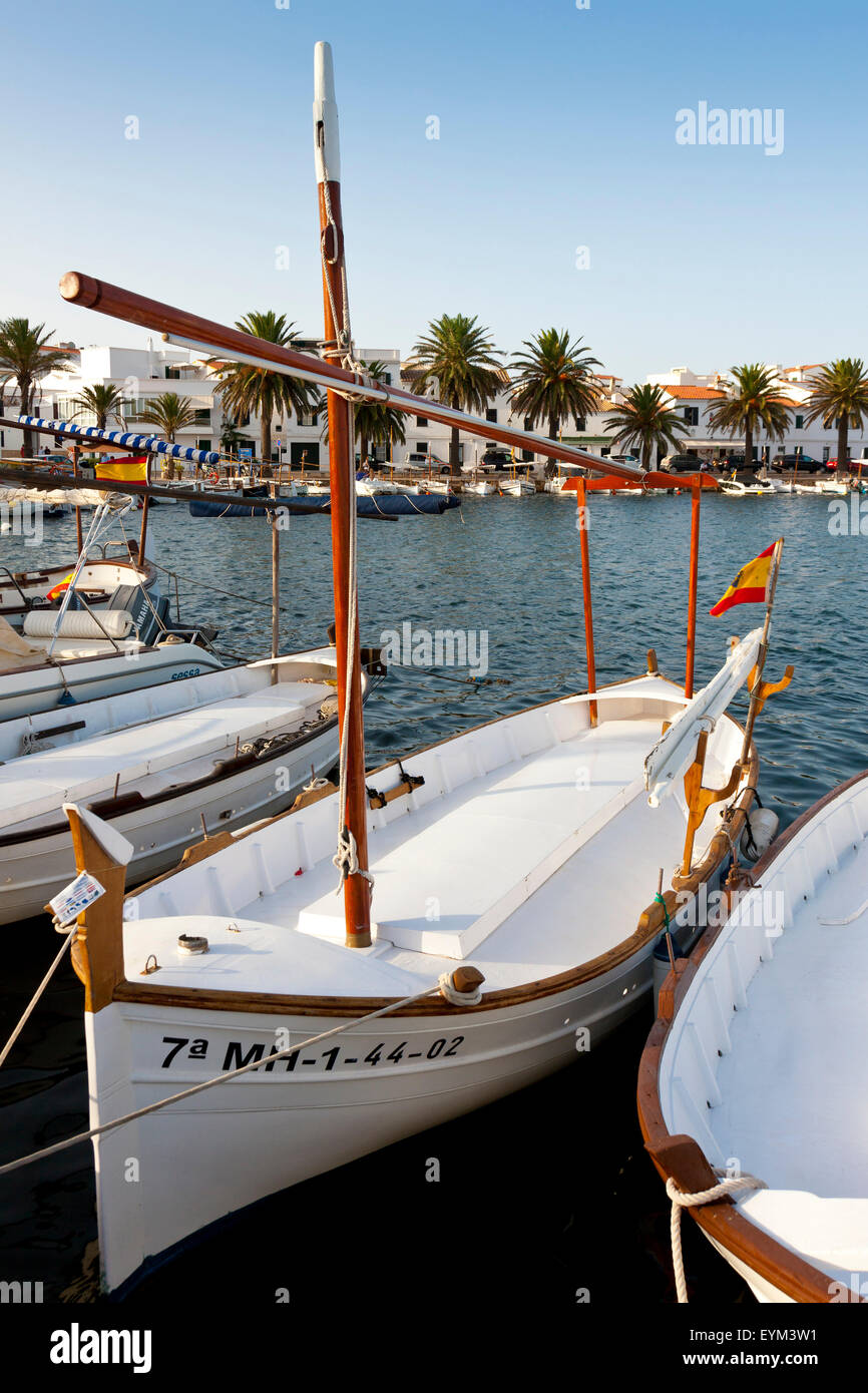 Fischerboot im Hafen von Fornells, Nordmenorca, Insel Menorca, Stockfoto