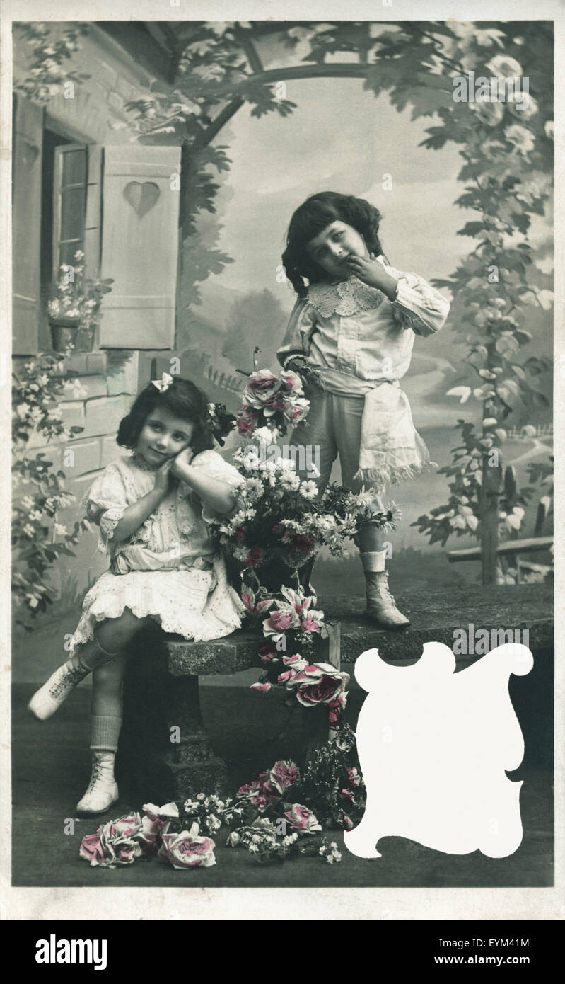 Postkarte, historisch, zwei Kinder, Blumen, Raum, kopieren Stockfoto