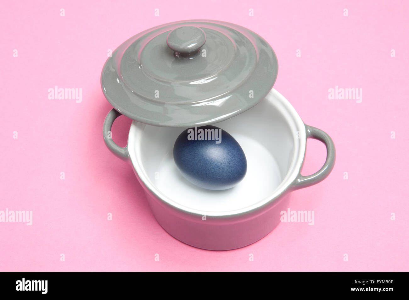 Topf, Ei, blau, Ostern, Stockfoto