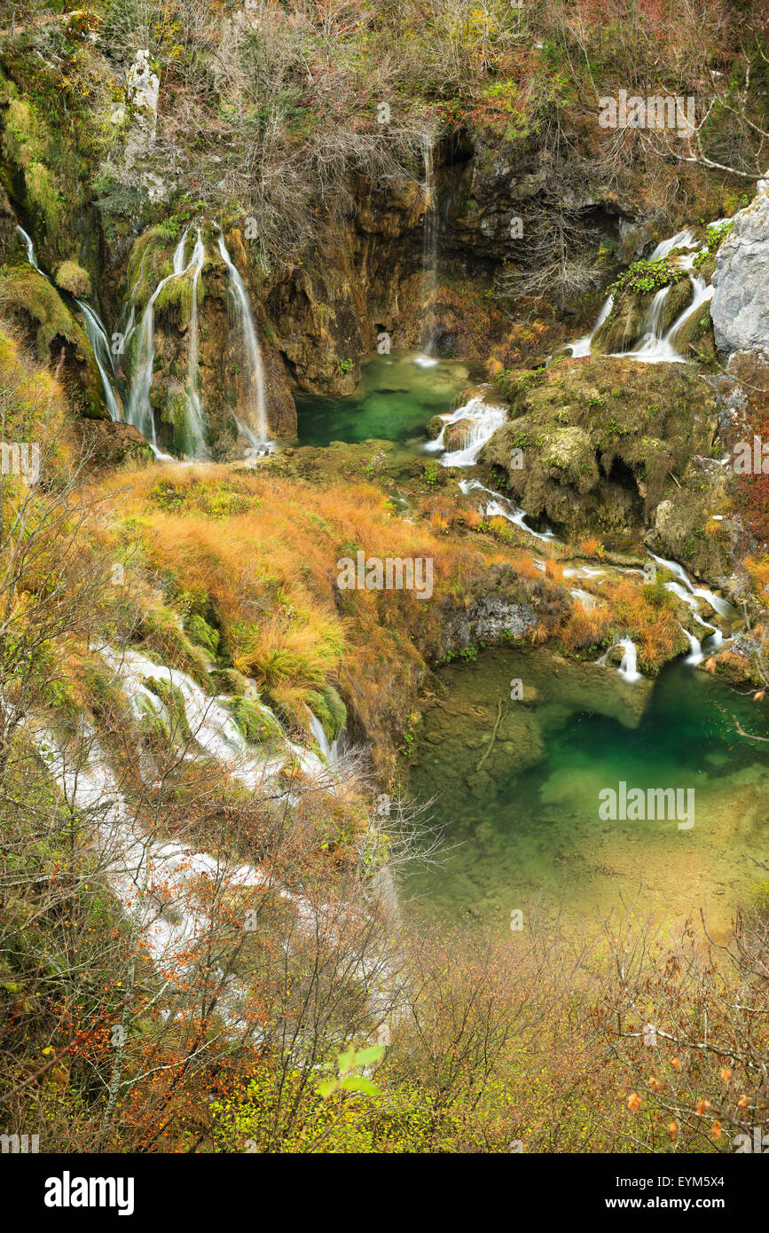 Plitvicer Seen, Sonne, Licht, Wasser, grün, Herbst, Wasserfall, Kroatien, Stockfoto