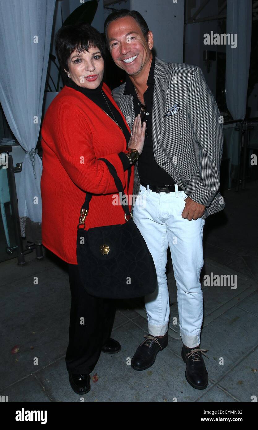 Liza Minnelli besucht Villa Blanca Restaurant mit Beverly Hills: Liza Minnelli Where: Los Angeles, California, Vereinigte Staaten von Amerika bei: 30. Mai 2015 Stockfoto