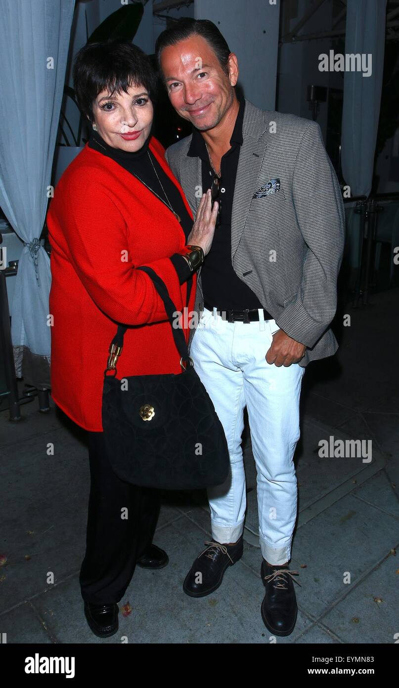 Liza Minnelli besucht Villa Blanca Restaurant mit Beverly Hills: Liza Minnelli Where: Los Angeles, California, Vereinigte Staaten von Amerika bei: 30. Mai 2015 Stockfoto