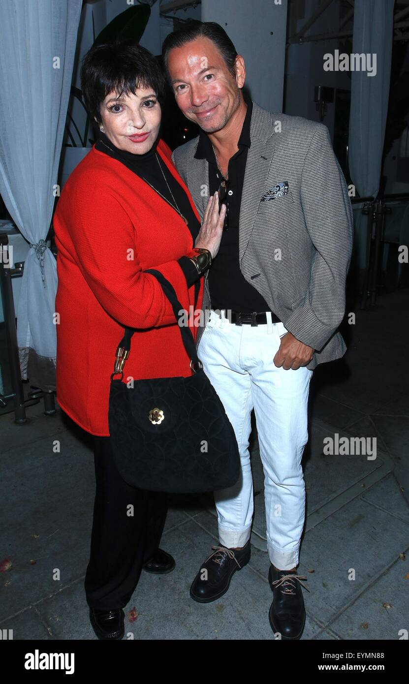 Liza Minnelli besucht Villa Blanca Restaurant mit Beverly Hills: Liza Minnelli Where: Los Angeles, California, Vereinigte Staaten von Amerika bei: 30. Mai 2015 Stockfoto