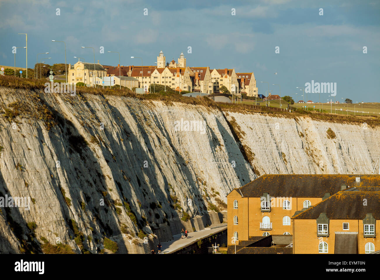 Roedean School am Stadtrand von Brighton, East Sussex, England. Gebäude in Brighton Marina. Stockfoto