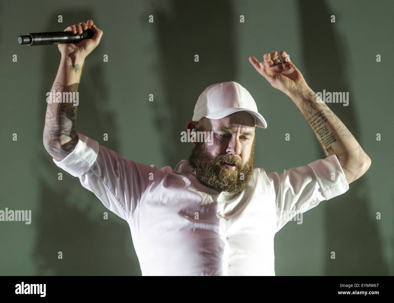 Anders Friden, Sänger mit schwedischen melodic-Death-Metal-Band "In Flames" auf der Bühne auf dem Wacken Open Air Festival in Wacken, Deutschland, 31. Juli 2015. FOTO: AXEL HEIMKEN/DPA Stockfoto