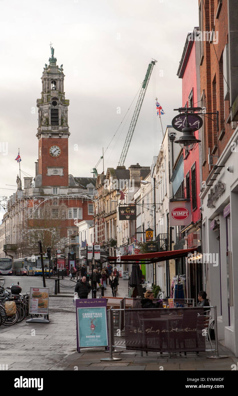 High Street Gebäude und Rathaus, Colchester, Essex, England, UK Stockfoto