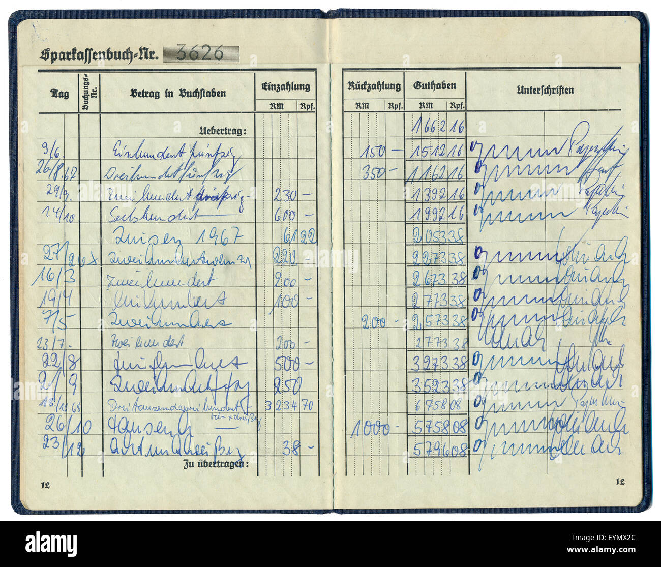 Alten Sparkonto Sparbuch von 1967 bis 1968, deutsche Sparkasse Bank, Aufnahme von Einträgen und Signaturen, Deutschland, Europa Stockfoto