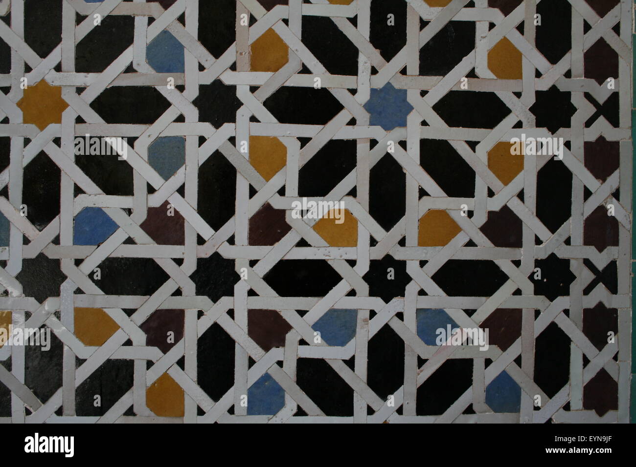 Islamische geometrische Muster in der Architektur von Marokko Stockfoto
