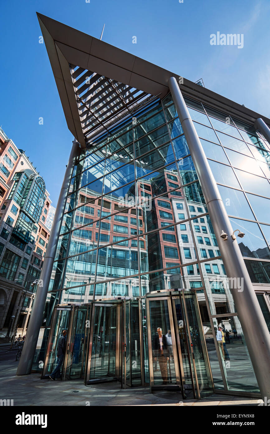 Royal Bank of Scotland HQ mit Reflexionen der umgebenden Gebäude Stockfoto