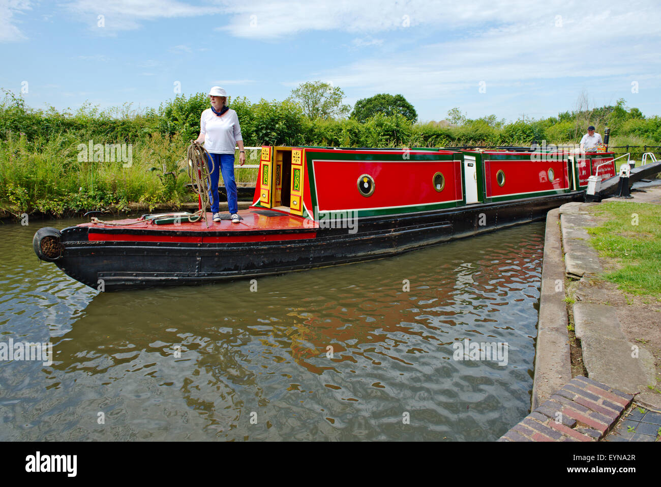 Schmale Grachtenboot auf Birmingham und Fazeley Canal, Sutton Coldfield West Midlands, UK Stockfoto