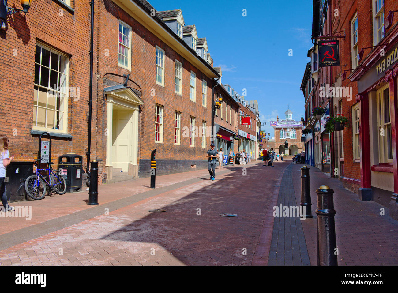 Zugemauert, gepflasterte Marktstraße, Tamworth, Staffordshire Stockfoto