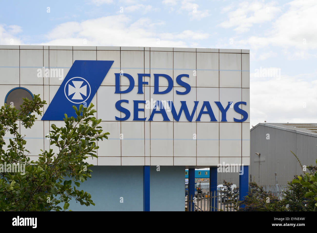 DFDS Seaways Schild am Hafen von Tyne International Passenger Terminal, South Shields, Tyne and Wear, England, UK Stockfoto