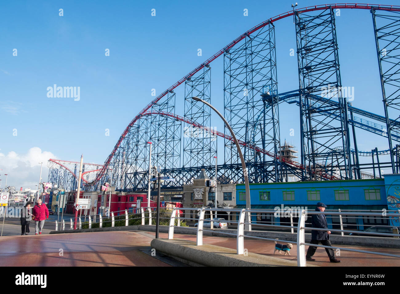 Achterbahnfahrt der Big Dipper in Blackpool Pleasure Beach Holiday Resort Lancashire, england Stockfoto