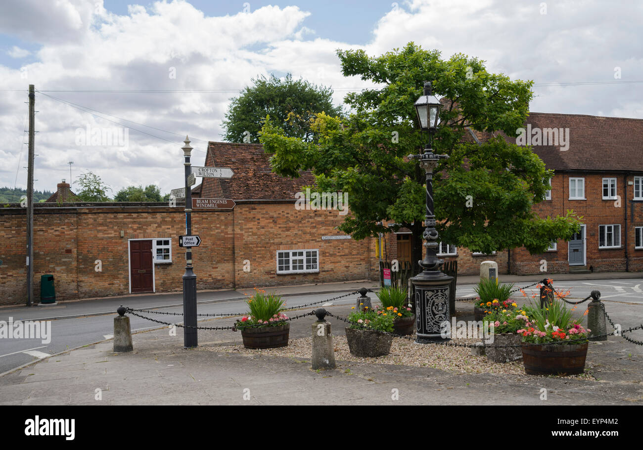 Der Dorfplatz, großes Bedwyn, Wiltshire - 2 Stockfoto