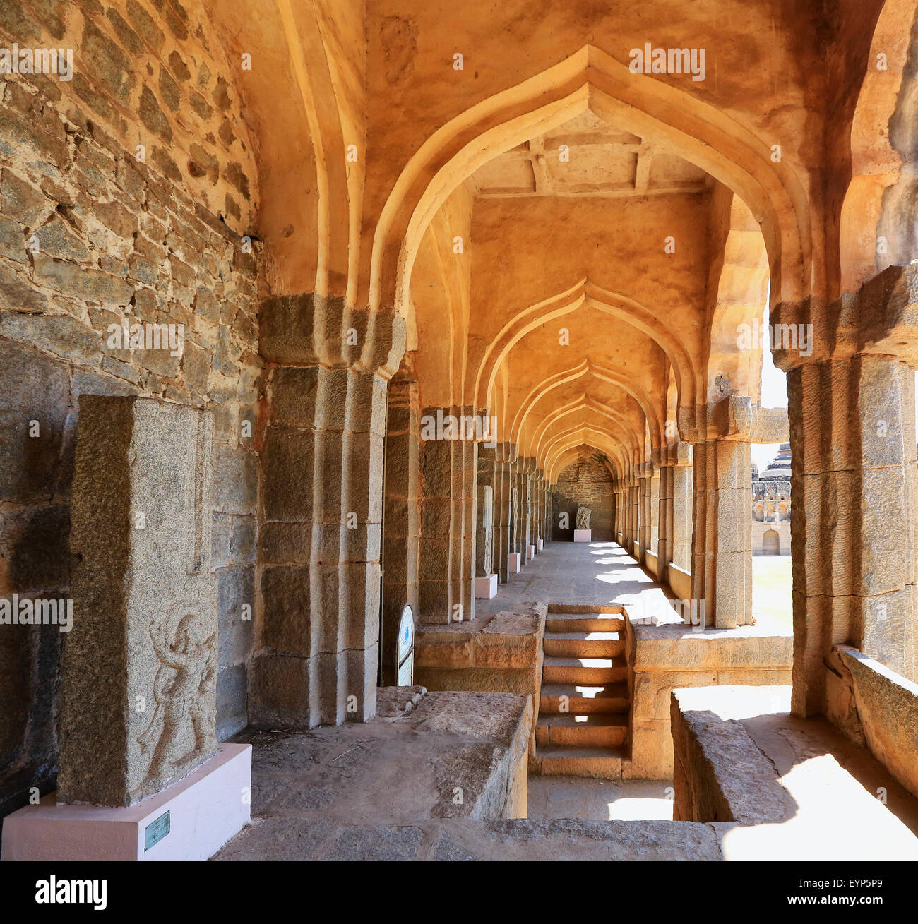 Elefanten-Stall, Hampi, Karnataka, Indien (UNESCO-Weltkulturerbe, als die Gruppe der Monumente in Hampi) Indien Stockfoto