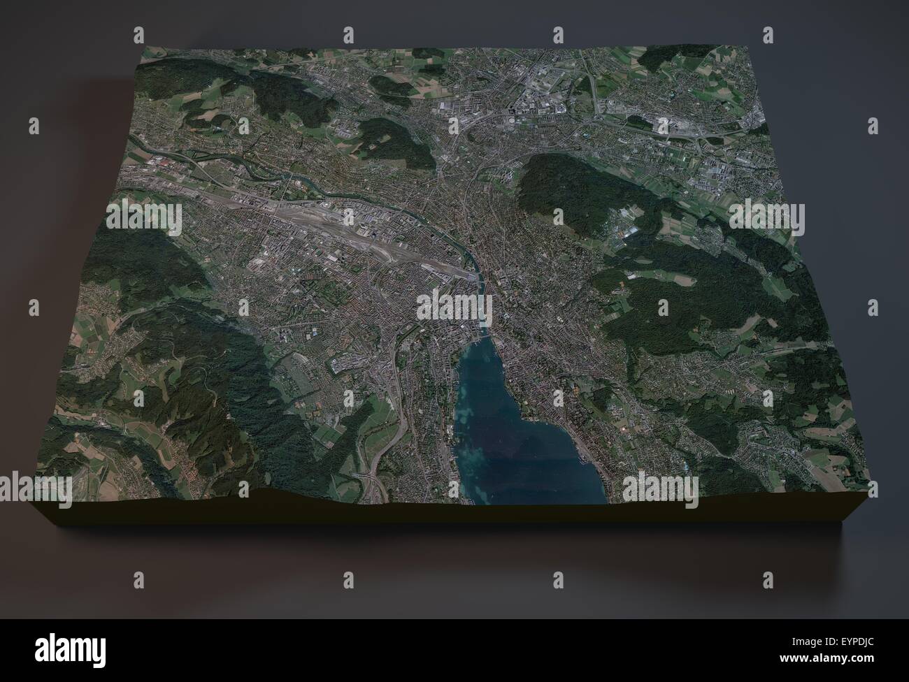 Satelliten-Ansicht der Karte Zürich, Schweiz, auf schwarzem Hintergrund Stockfoto