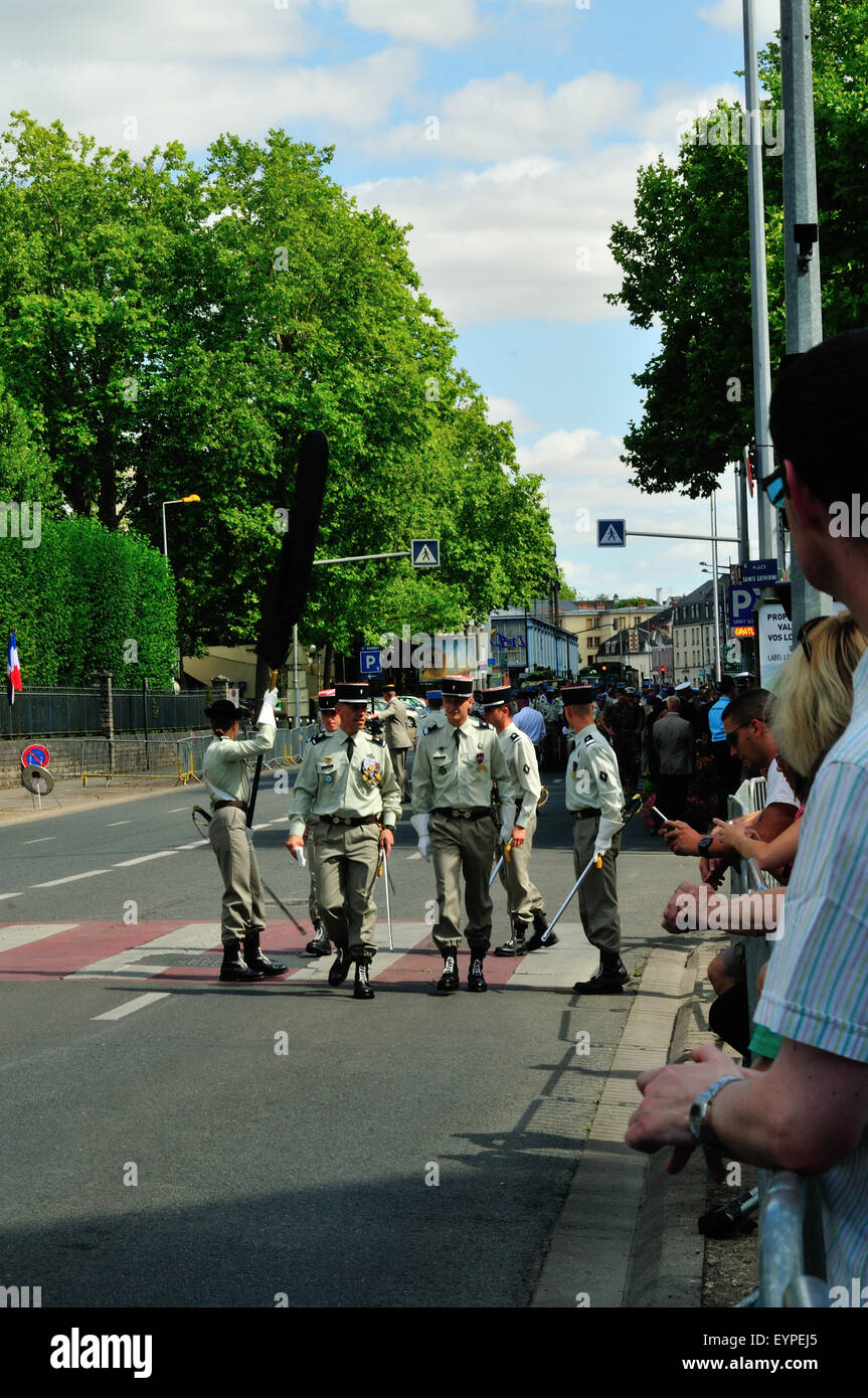 Soldaten, die Vorbereitung für den 14. Juli parade feiern die Erstürmung der Bastille, französischen Nationalfeiertag, in Bourges, Frankreich Stockfoto