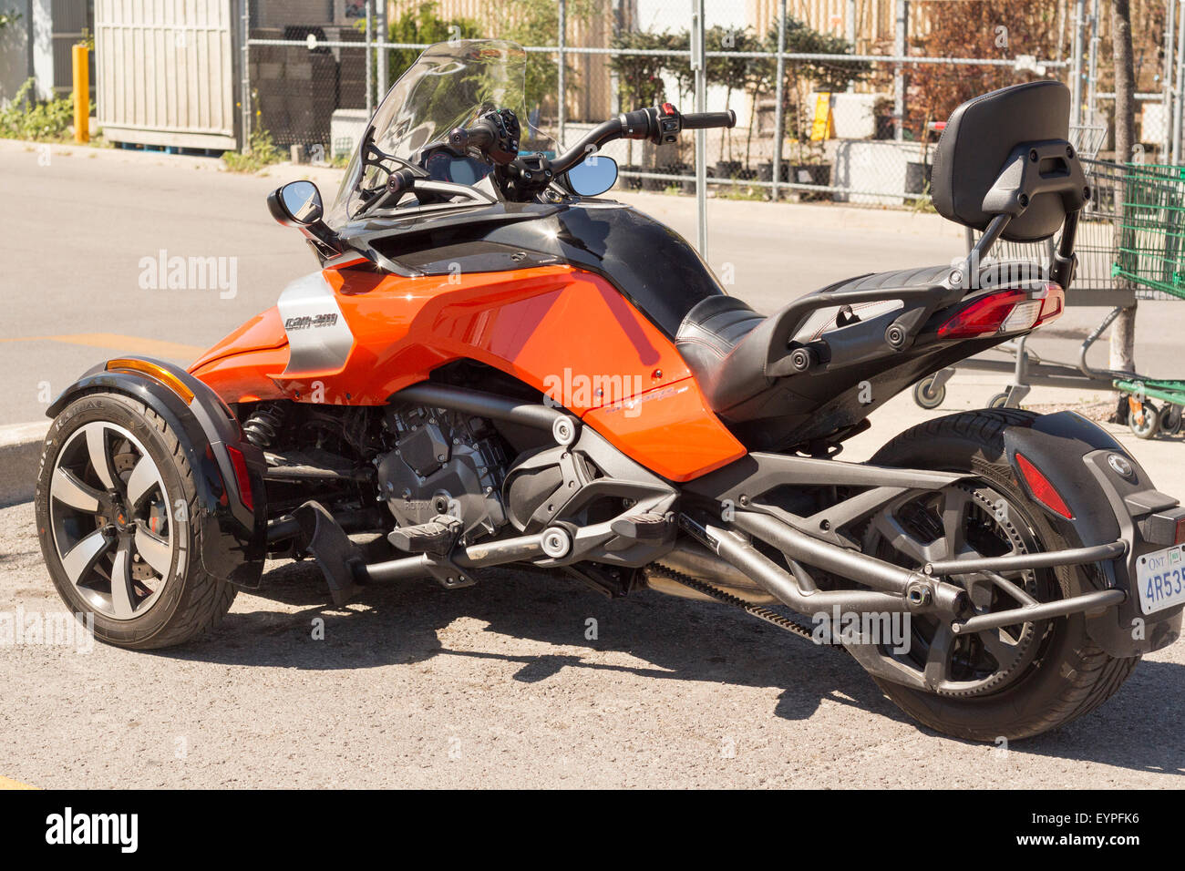Seitenansicht des einen kann bin Spyder FS Motorrad Dreirad. Stockfoto