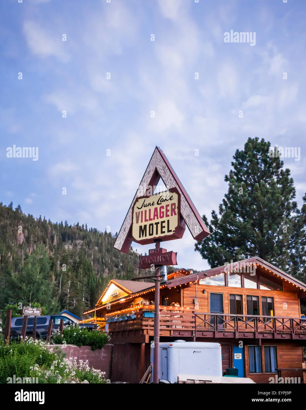 Im Juni See Villager Motel in Juni Lake Kalifornien USA Stockfoto