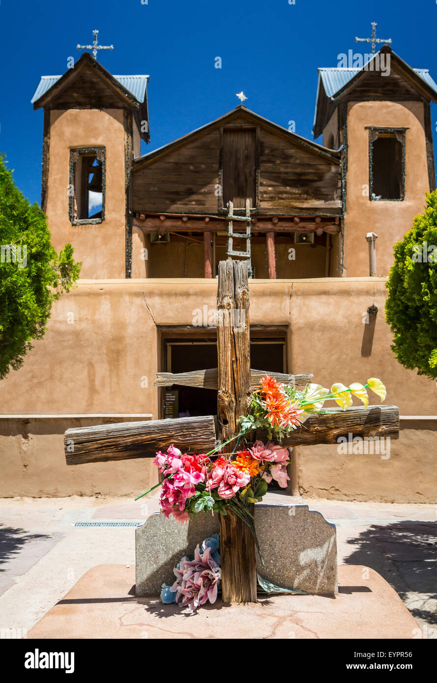 Die römisch-katholische Kirche El Santuario de Chimayó in Chimayo, New Mexico, USA Stockfoto