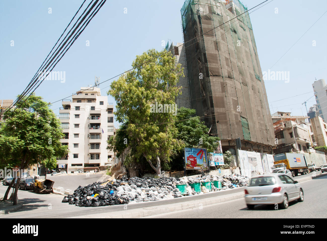 Müll türmt sich in der Straße von Beirut-Libanon Stockfoto