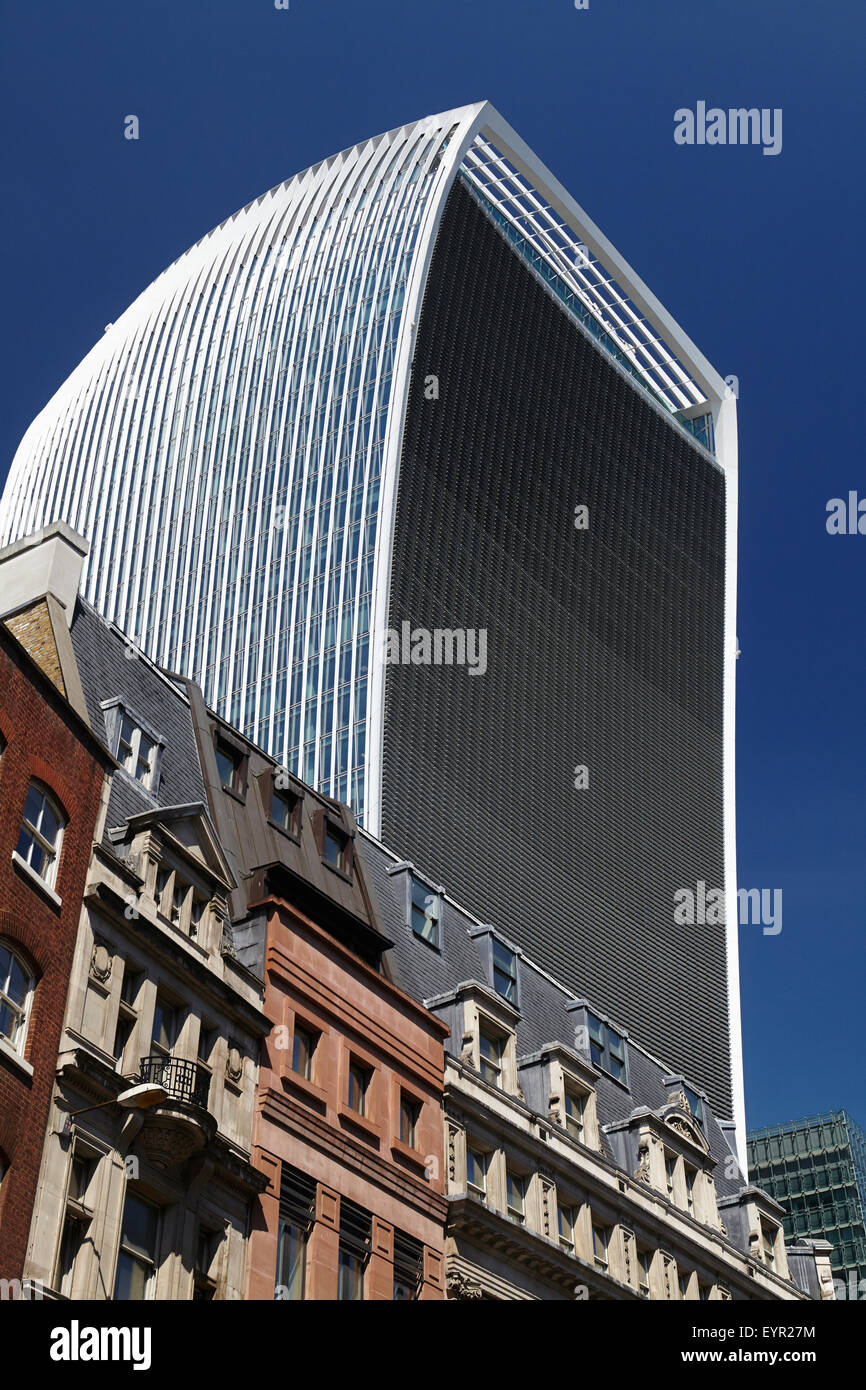 Das Walkie-Talkie Gebäude (20 Fenchurch Street) von Eastcheap Street Stockfoto