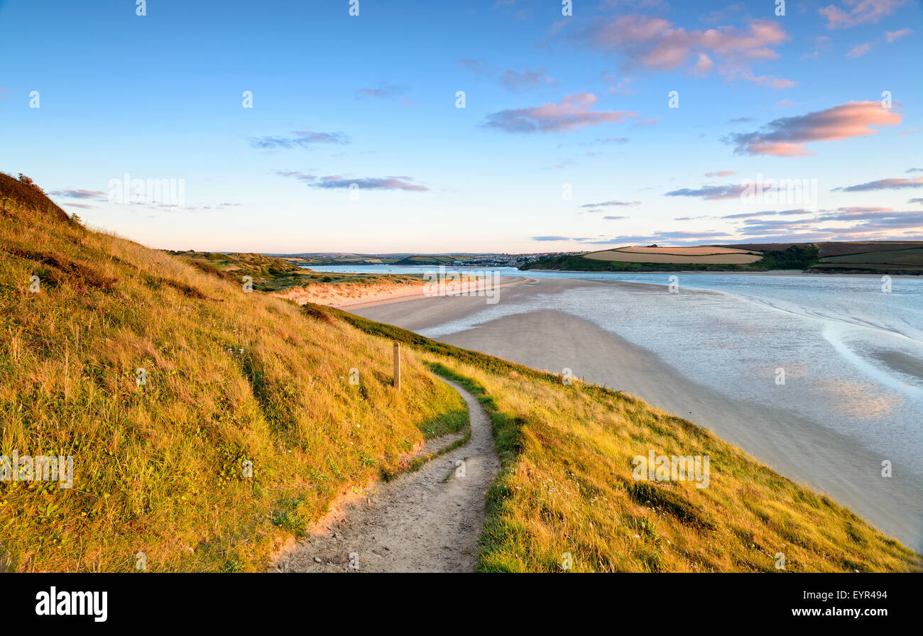 Die Mündung des Flusses Camel bei Rock in Cornwall mit Padstow in weiter Ferne Stockfoto