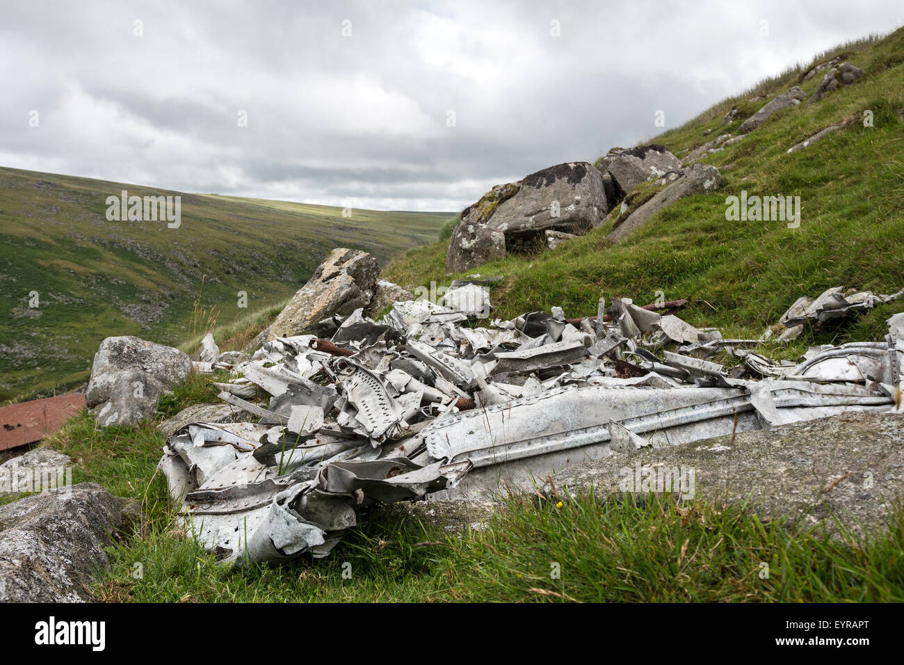 Wrack eines konsolidierten PB4Y-1 Liberator Flugzeuge die abgestürzt während des 2. Weltkrieges Pantoffel Steinen, Dartmoor, Devon UK Stockfoto