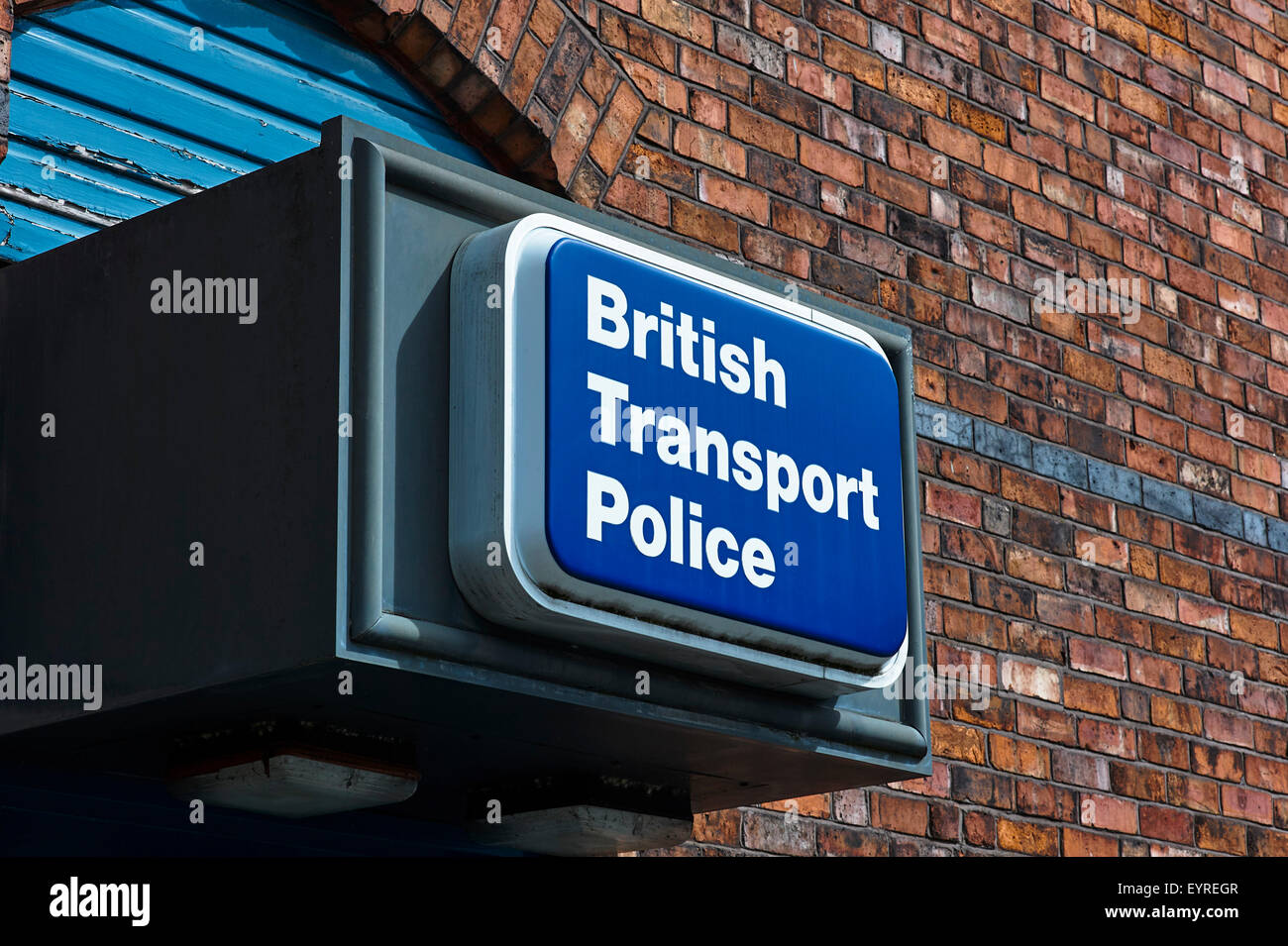 British Transport Police unterschreiben auf Ziegelmauer Stockfoto